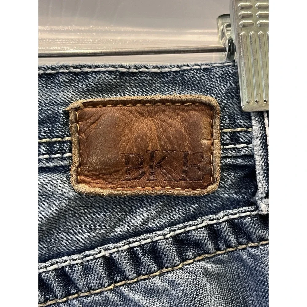 BKE Buckle Tyler Jeans Men's 34x33 Blue Denim Pants Distressed Whiskers